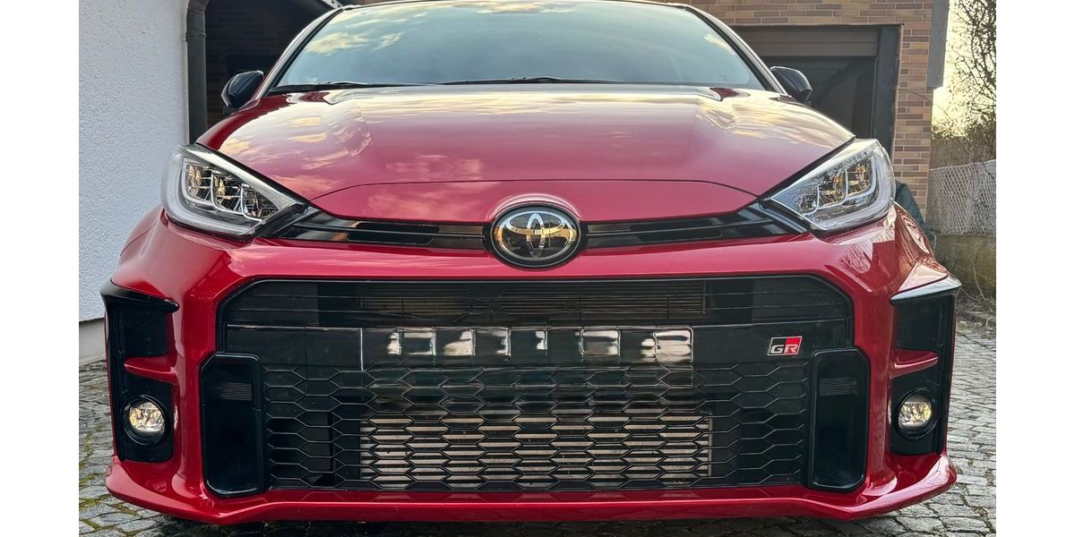 Toyota Yaris 10.500 km 39.900 &euro; Regensburg 93049