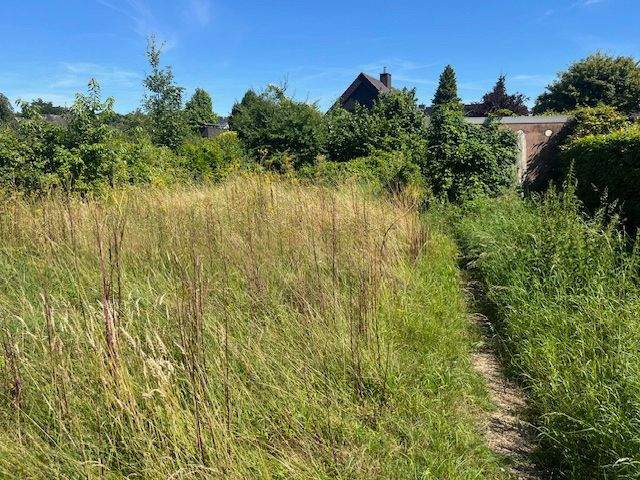 Sanierungsbedürftige Doppelhaushälfte in beliebter Lage 5 zimmer