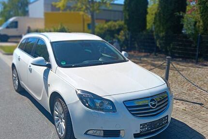 Opel Insignia 98.000 km 6.900 &euro; Salzkotten 33154