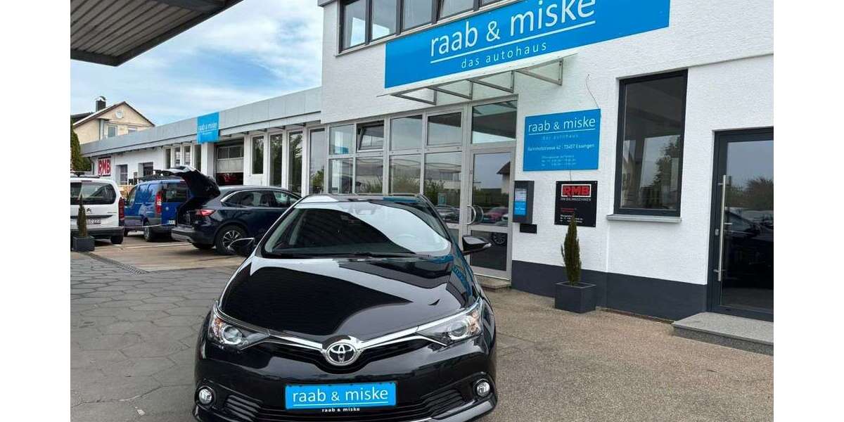 Toyota Auris 30.200 km 11.990 &euro; Essingen 73457