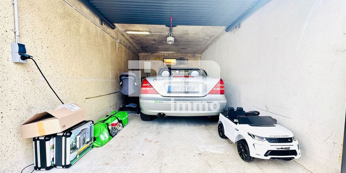 Kernsaniertes Einfamilienhaus mit Doppelgarage, großem Garten und Home-Office-Oase - Einfamilienhaus Schwalmstadt | Angebot:27053931