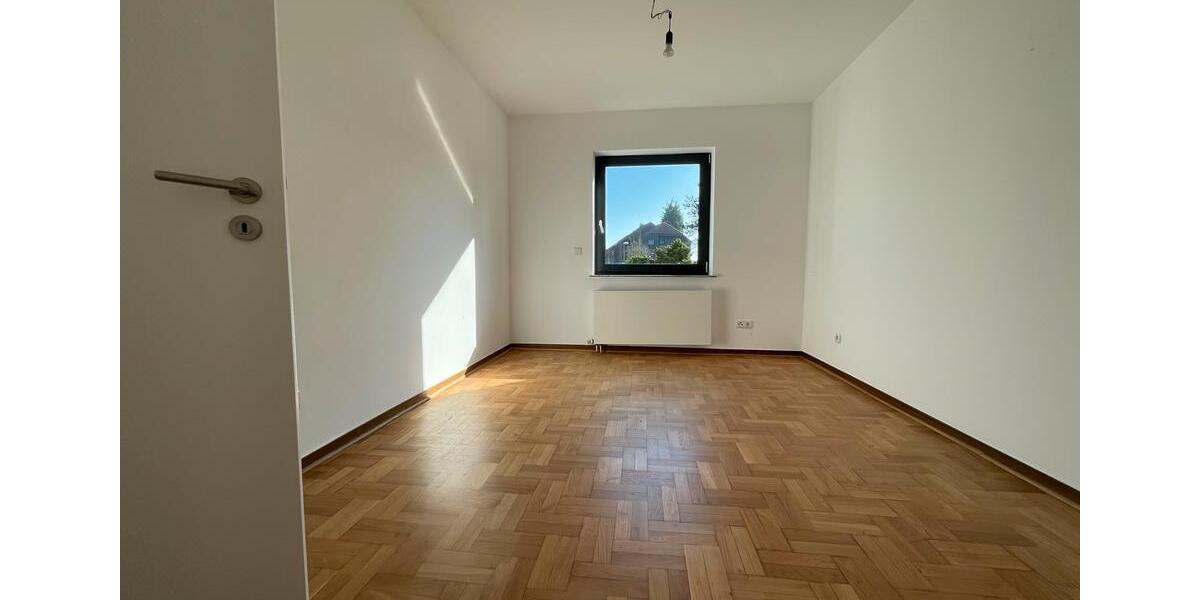 Bungalow Recklinghausen Hillerheide - 4.5 Zimmer, 170 m&sup2;, 2.645&euro; | Angebot:26553648