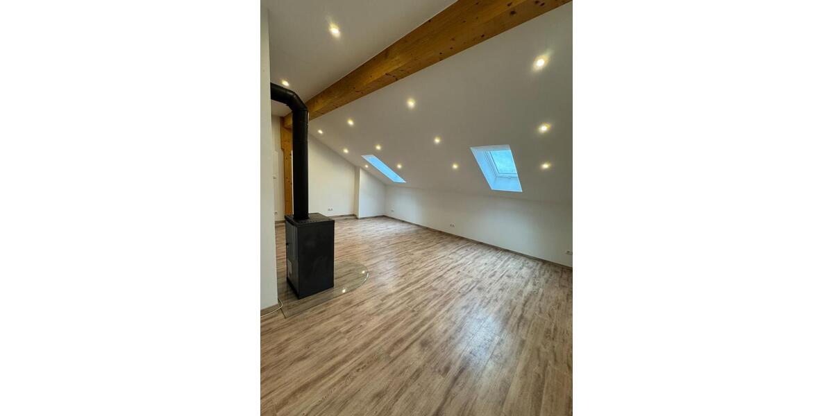 Dachgeschoßwohnung Wegscheid - 3 Zimmer, 78 m&sup2;, 560&euro; | Angebot:25414087