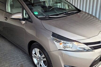Toyota Verso 295.356 km 6.900 € Berlin 12277