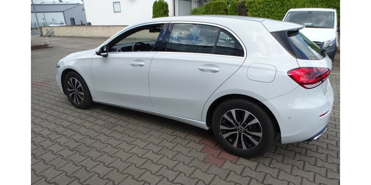 Mercedes-Benz A 180 Progressive Automatik, Rückfahrkamera, LED S 22.611 km 23.590 &euro; Rodgau 63110