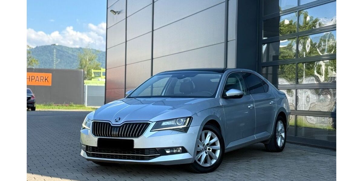 Skoda Superb 330.000 km 9.900 &euro; Offenburg OT Nordstadt 77652
