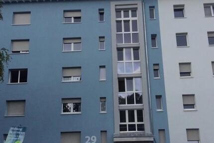 Modernisierte 3-Zimmer-Wohnung mit Balkon im 2. OG in zentraler Lage!