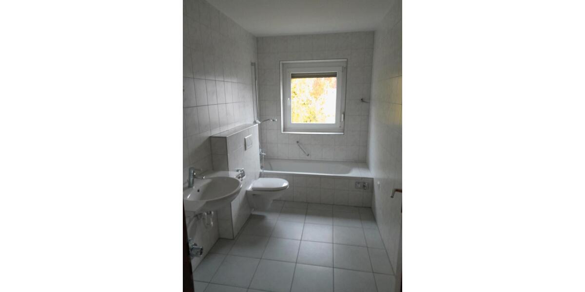 Etagenwohnung Neutraubling - 2 Zimmer, 63 m&sup2;, 980&euro; | Angebot:24743232