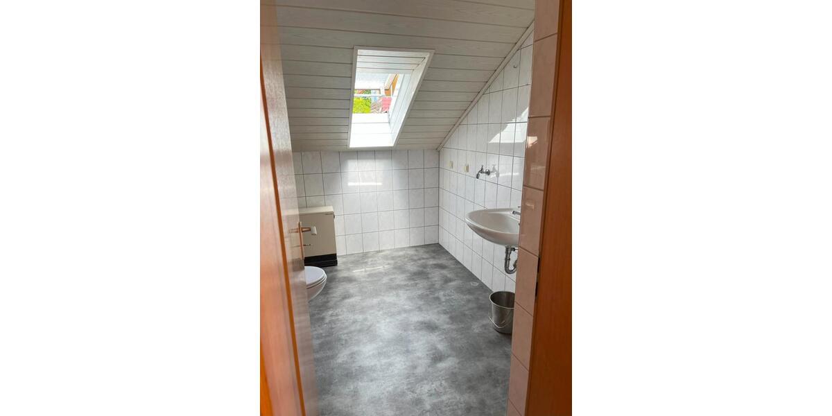 Dachgeschoßwohnung Siegen Weidenau - 3 Zimmer, 70 m&sup2;, 480&euro; | Angebot:26321236