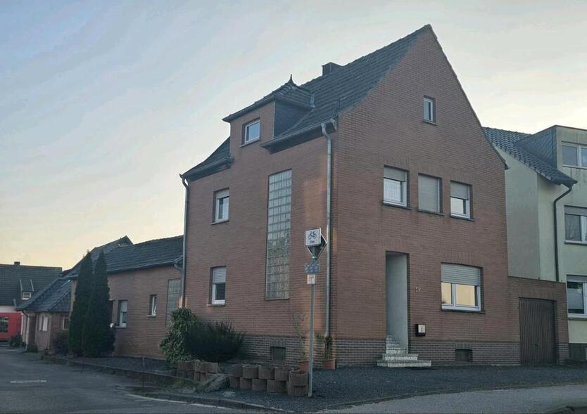 Verm. EFH mit Einliegerwohnung und Werkstattgarage in HS-Karken zimmer