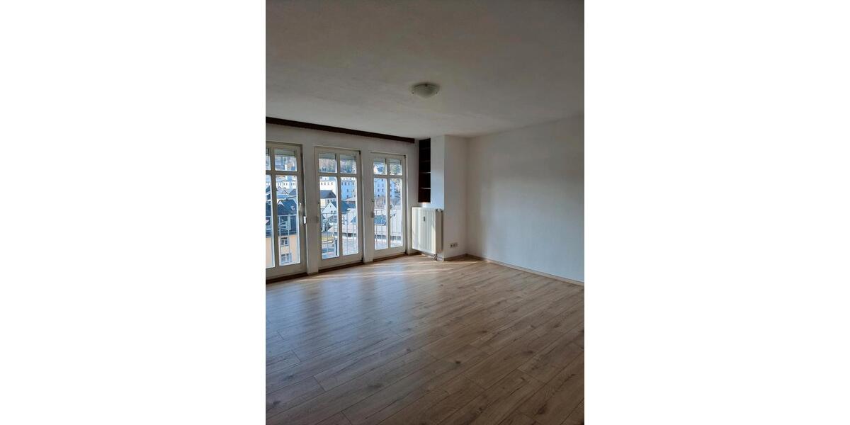 Etagenwohnung Bad Lobenstein - 2 Zimmer, 71 m&sup2;, 430&euro; | Angebot:25352756