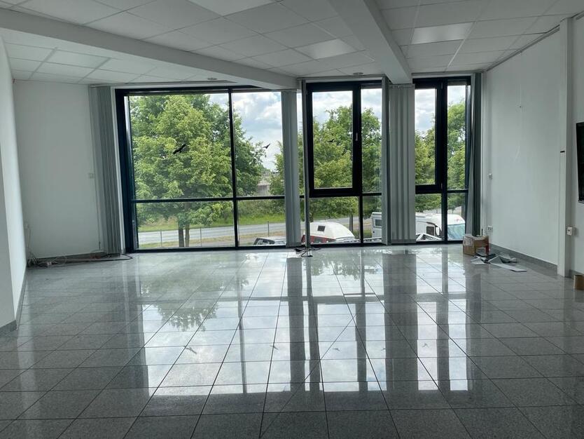 Büro Praxis. 180 qm fünf Büros
