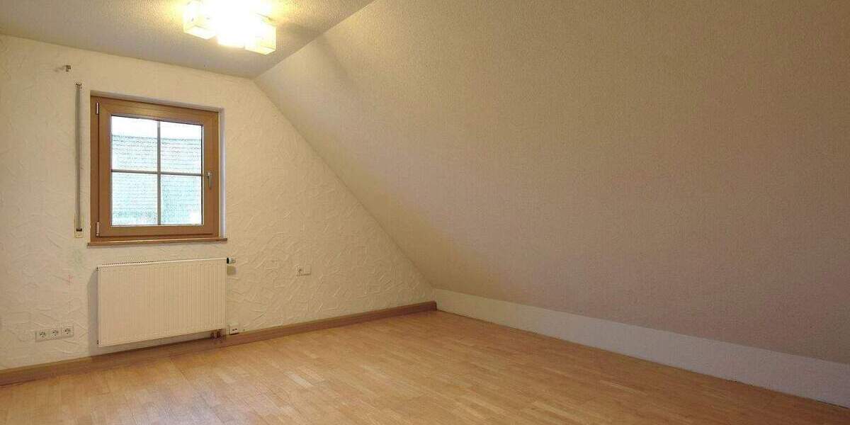 Mehrfamilienhaus, Wohnhaus Böbingen an der Rems Böbingen - 7 Zimmer, 224 m&sup2;, 600.000&euro; | Angebot:26418141