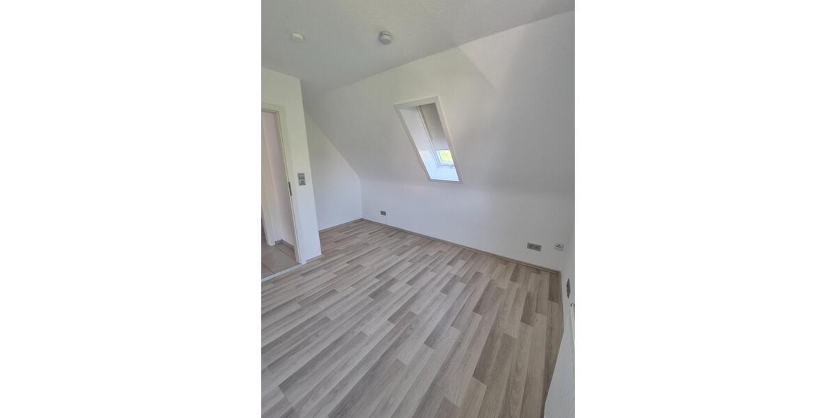 Doppelhaushälfte Bretten - 5 Zimmer, 90 m&sup2;, 430.000&euro; | Angebot:25063292
