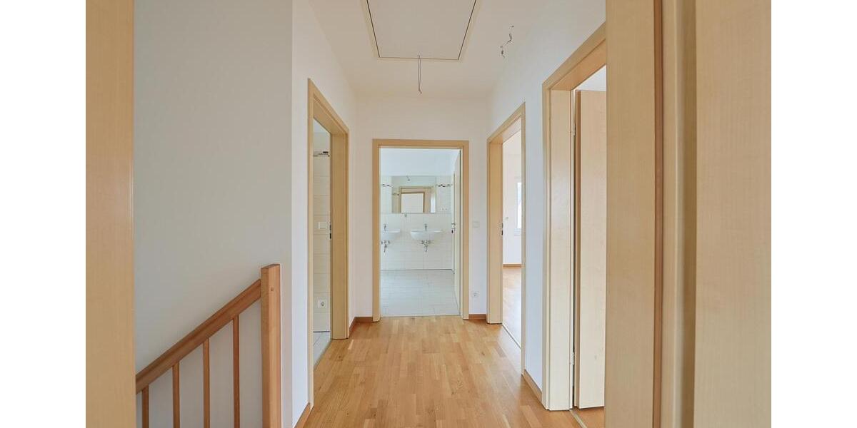 Villa Oranienburg - 4 Zimmer, 164 m&sup2;, 2.456&euro; | Angebot:25393506