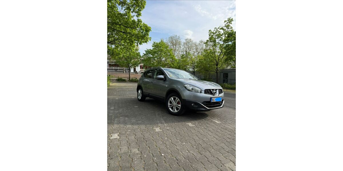 Nissan Qashqai 124.000 km 8.000 &euro; Wiesbaden 65197