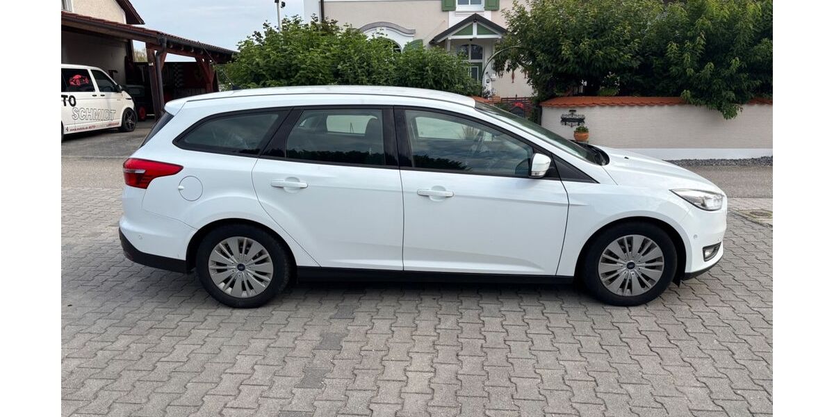 Ford Focus 238.000 km 3.890 &euro; Langquaid OT Niederleierndorf 84085