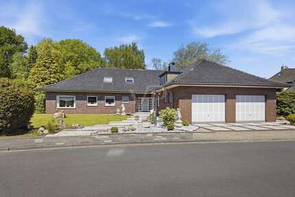 Haus Wilhelmshaven Heppens - 10 Zimmer, 371 m&sup2;, 475.000&euro; | Angebot:26854091