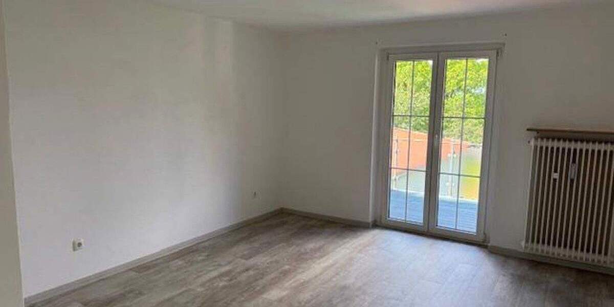 Ruhige 5 Zi-Whg. in Berg mit Balkon, renoviert 5 zimmer
