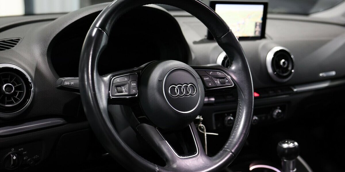 Audi A3 LIMOUSINE 1.4 TFSI BUSINESS / VIRTUAL-COCKPIT 119.000 km 15.444 &euro; Hamm 59077