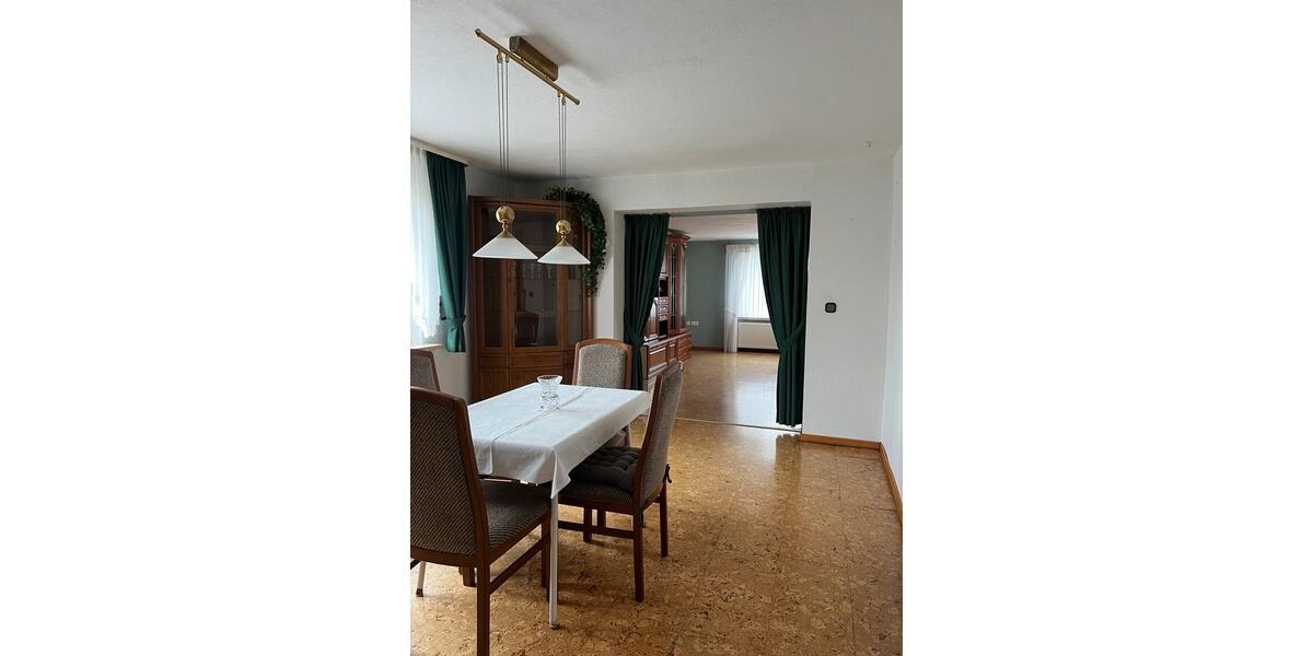Einfamilienhaus Königslutter am Elm - 8.5 Zimmer, 240 m&sup2;, 210.000&euro; | Angebot:26760098