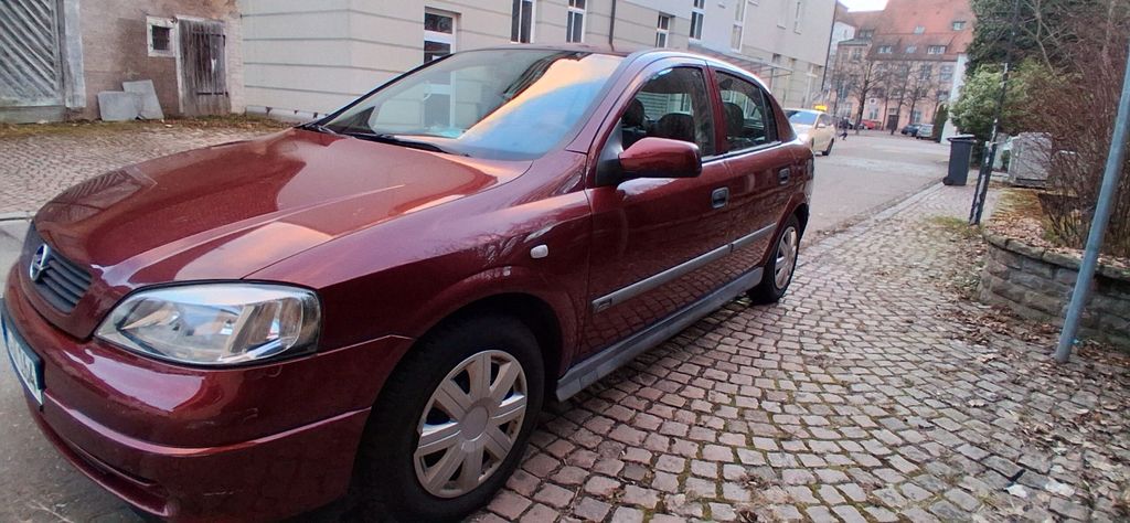 Opel Astra 136.000 km 2.190 &euro; Hüfingen 78183