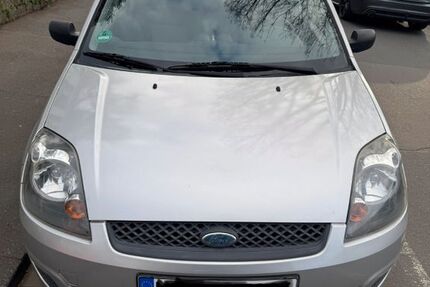 Ford Fiesta 76.300 km 2.550 &euro; Mainz 55126