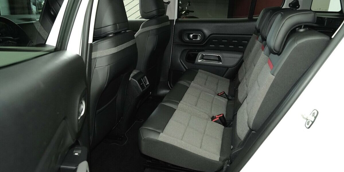 Citroen C5 Aircross Hybrid 225 EAT Feel Pack LED Carplay 44.900 km 18.480 &euro; Lich 35423