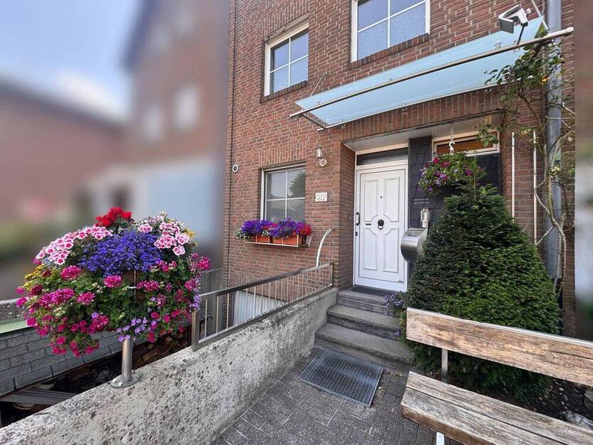 Familienfreundliches Reihenmittelhaus mit Tiefgarage und Garten in ruhiger Lage von Scherpenseel
