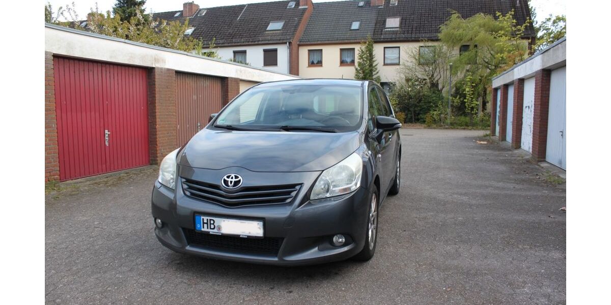 Toyota Verso 199.000 km 5.250 &euro; Bremen 28307