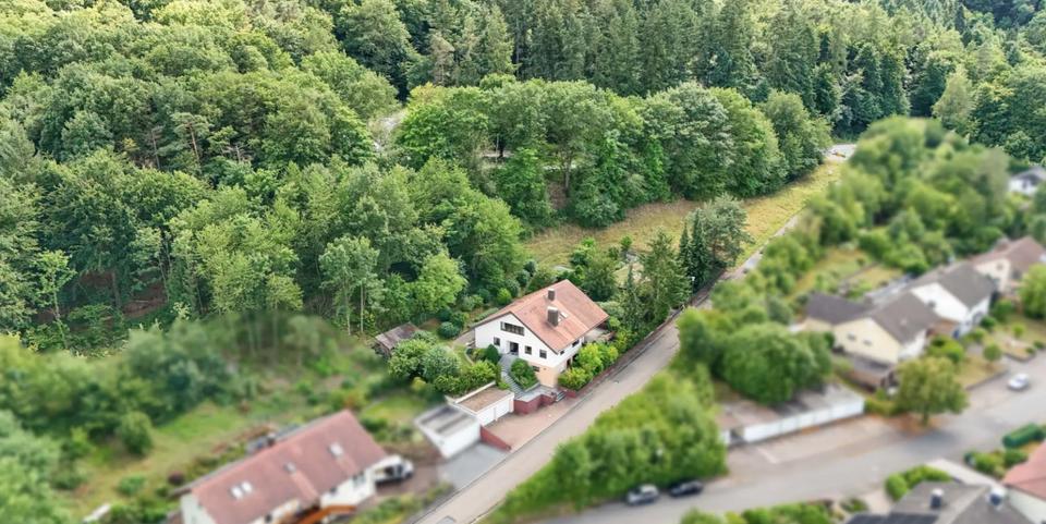 Einfamilienhaus Wertheim - 10 Zimmer, 500 m&sup2;, 450.000&euro; | Angebot:26902395