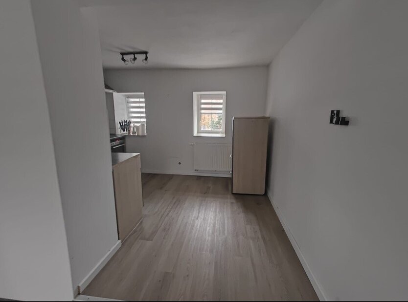 Wettin-Löbejün-Rothenburg, MFH + angrenzendem Reihenendhaus 16 zimmer