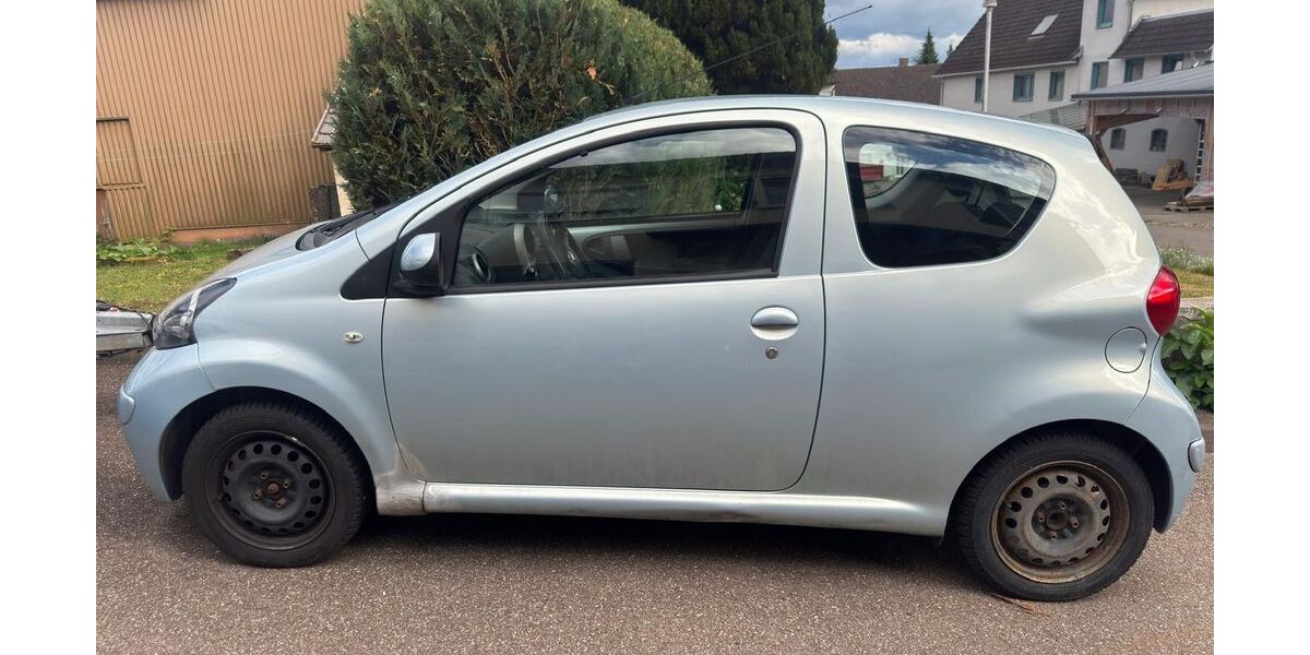 Toyota Aygo (X) 104.000 km 4.000 &euro; Gerstetten 89547