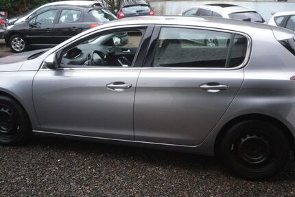 Peugeot 308 143.000 km 8.990 &euro; Saarbruecken 66119