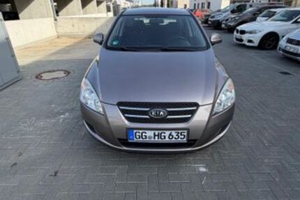 Kia ceed / Ceed 77.000 km 4.800 &euro; Kelsterbach 65451