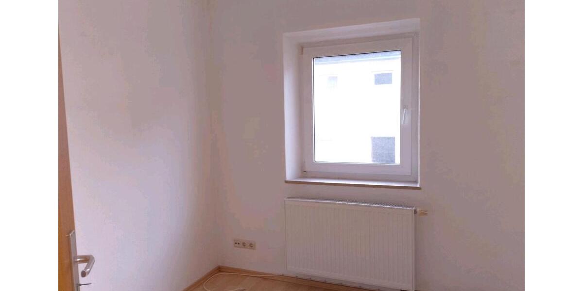 Erdgeschoßwohnung Naila - 3 Zimmer, 65 m&sup2;, 400&euro; | Angebot:25300787