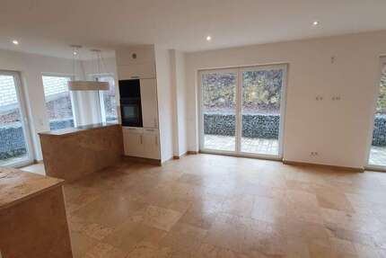 Haus zum Mieten in Undorf 1.640 € 155 m² 5 zimmer