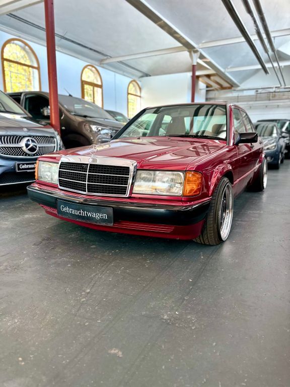 Mercedes-Benz 190 214.000 km 11.990 € Pfullingen 72793