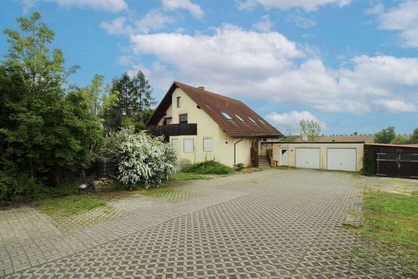 Haus zum Kaufen in Grimma 450.000 € 305.27 m²