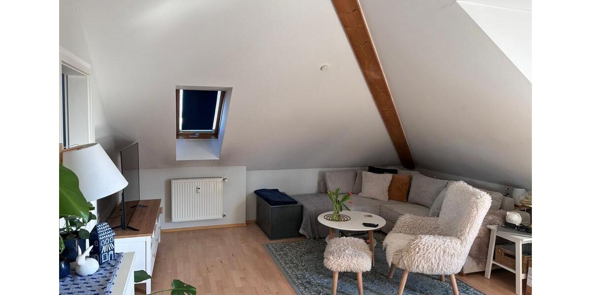 Dachgeschoßwohnung Regensburg Brandlberg - 4 Zimmer, 120 m&sup2;, 1.100&euro; | Angebot:25305035