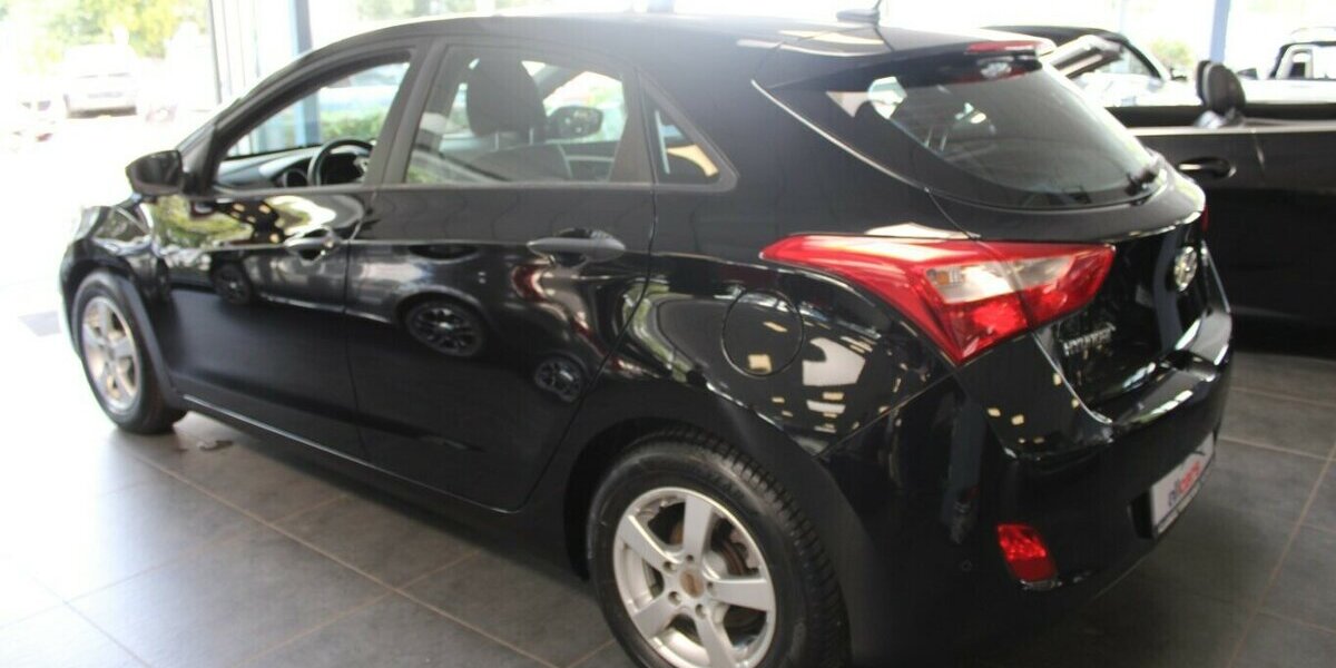 Hyundai i30 1.4 Classic 81.345 km 7.980 &euro; Euskirchen 53881