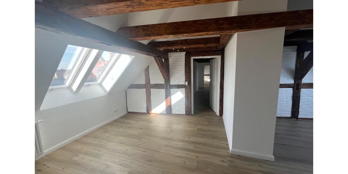 Dachgeschoßwohnung Perleberg - 2.5 Zimmer, 93 m&sup2;, 850&euro; | Angebot:25292710