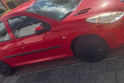 Peugeot 206 96.000 km 3.300 &euro; Duisburg 47228