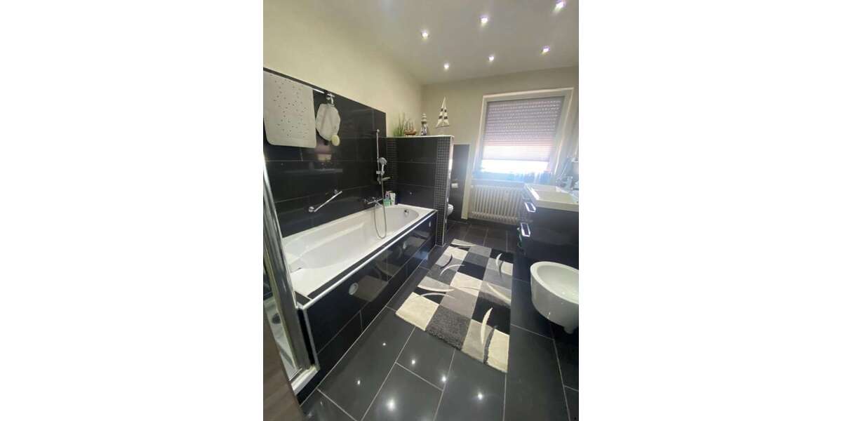 Wohnung zum Mieten in Blumberg 1.000 € 131.7 m² 4 zimmer