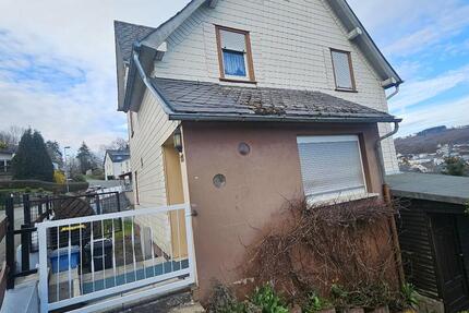 Haus Eschenburg - 6 Zimmer, 110 m&sup2;, 850&euro; | Angebot:26406902
