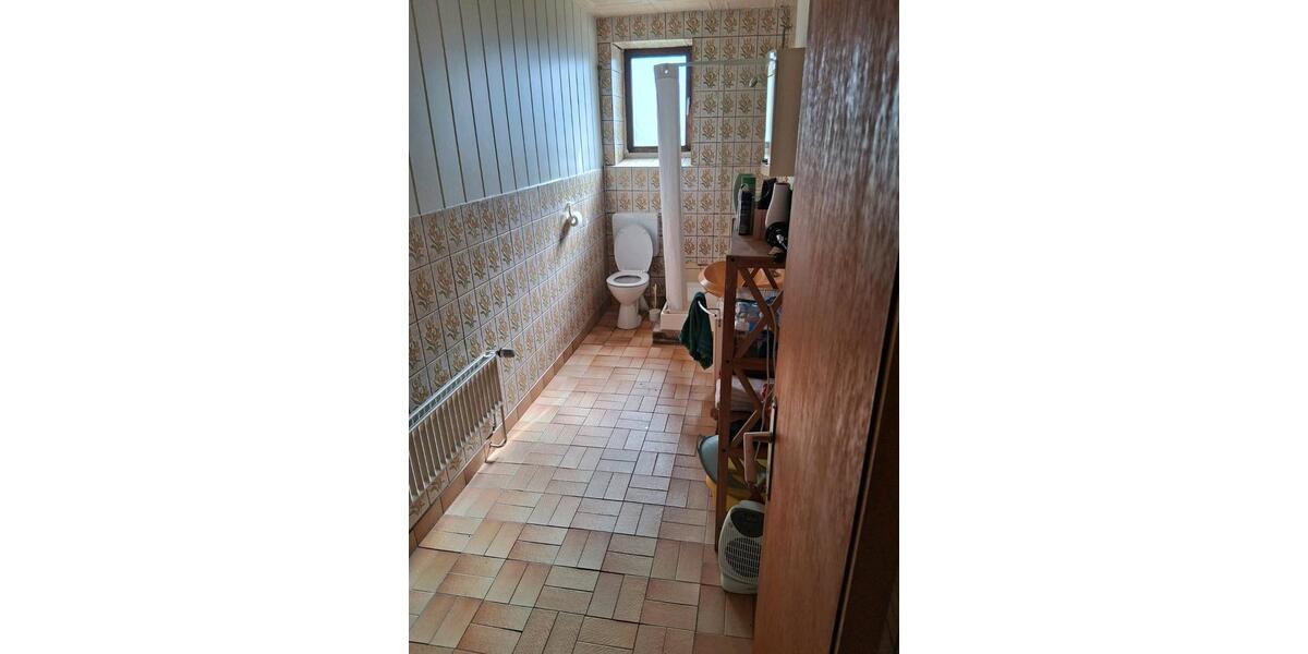 Einfamilienhaus Lunden - 11 Zimmer, 320 m&sup2;, 89.000&euro; | Angebot:26763136