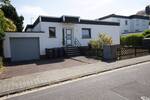Äußerst gepflegter Bungalow in sehr guter Lage. Aufstockung möglich.