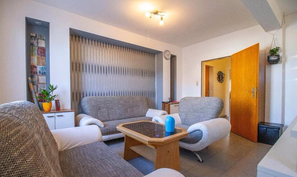 Gepflegte Renovierte Haus mit EBK, sonniger Garten und Balkon 6 zimmer