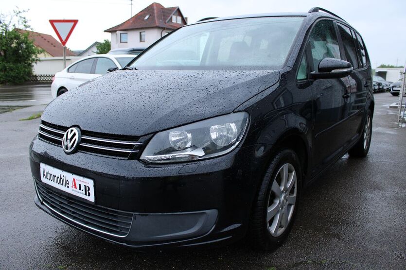 VW Touran 272.000 km 5.490 € Schömberg 72355