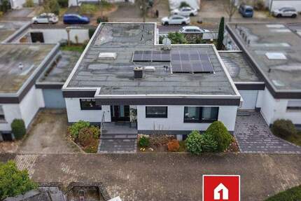 *RESERVIERT* Repräsentativer Flachdach-Bungalow in hervorragendem Zustand mit uneinsehbarem Grundstück und Garage! 5 zimmer